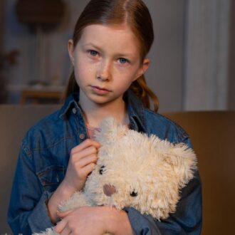 Mädchen mit Teddy