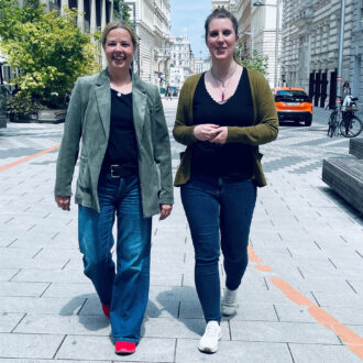 Teresa Millner-Kurzbauer und Ann-Kathrin Ruf von der Volkshilfe Österreich/Demenzhilfe