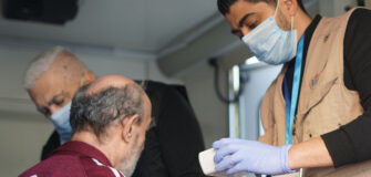 Medizinische Versorgung für Vertriebene in Beirut – mobile Klinik leistet Nothilfe im Libanon.