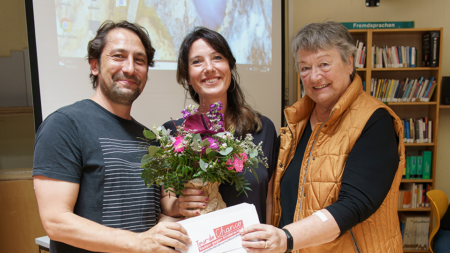 Volkshilfe-Steiermark-Präsidentin Barbara Gross bedankte sich im Namen der Volkshilfe bei Andreas Reinhardt und Elisabeth Möstl-Hassenpflug.