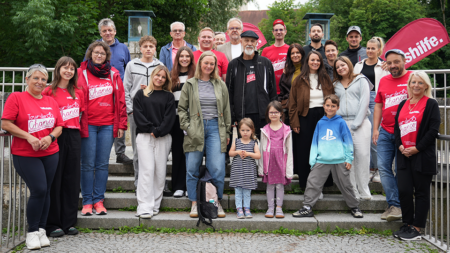 Gemeinsamer Abschluss einer Etappe der Tour de Chance mit Unterstützerinnen, Familien und Engagierten