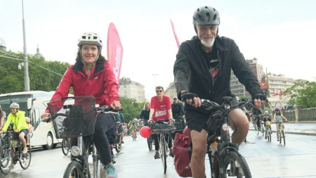 Volkshilfe Wien Verein-Geschäftsführerin Lilli Gneisz und Volkshilfe-Direktor Erich Fenninger radeln bei der Kidical Mass und der Tour de Chance 2026 durch Wien.