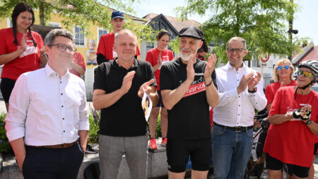 Michael Lindner bei einer Station der Tour de Chance 2025 in Oberösterreich.